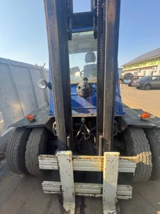 Львовский вилочный погрузчик с двигателем Мерседес